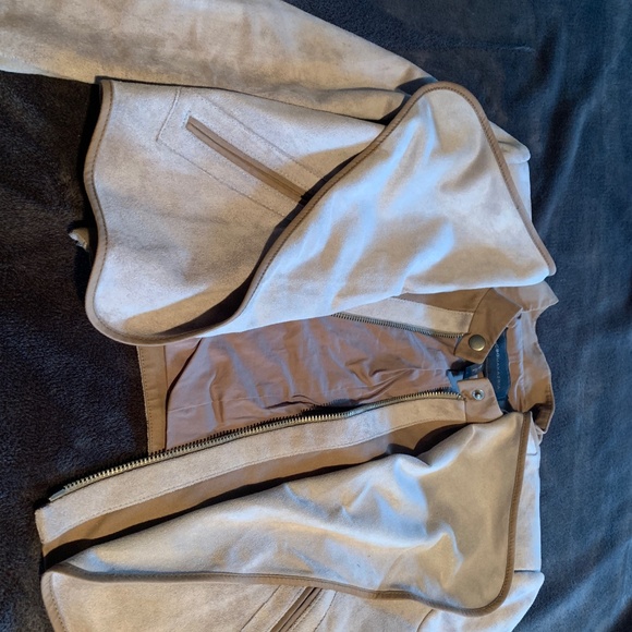 BCBGMAXAZRIA Cropped Jacket - Picture 3 of 5